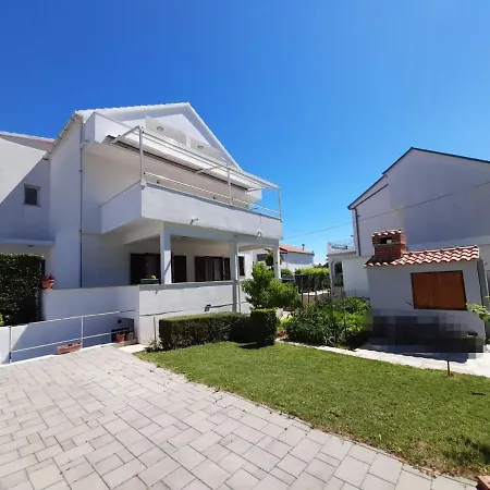 Niva Apartman