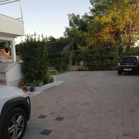 Apartment Niva Nin